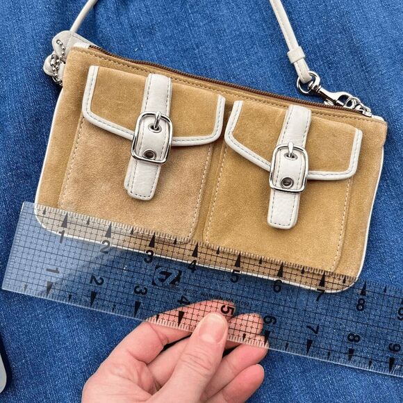 Vintage Coach Soho Buckle Suede Leather Wristlet in Tan & Cream - Picture 9 of 11